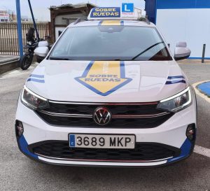 SÁCATE EL CARNET EN AUTOESCUELA SOBRE RUEDAS Y EXTRENA COCHE